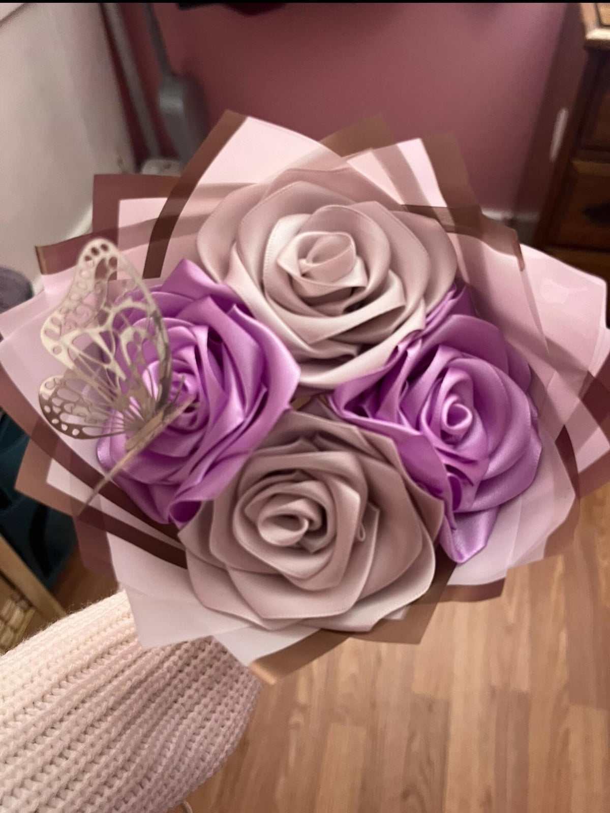 Small bouquet of 4 roses